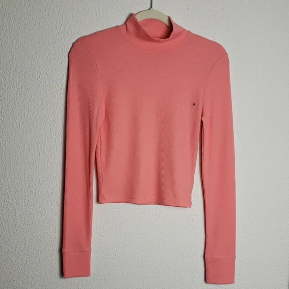 NWT American Eagle AEO Long Sleeve Cropped Hey Baby Mock Neck Tee Medium Preppy - Picture 2 of 12